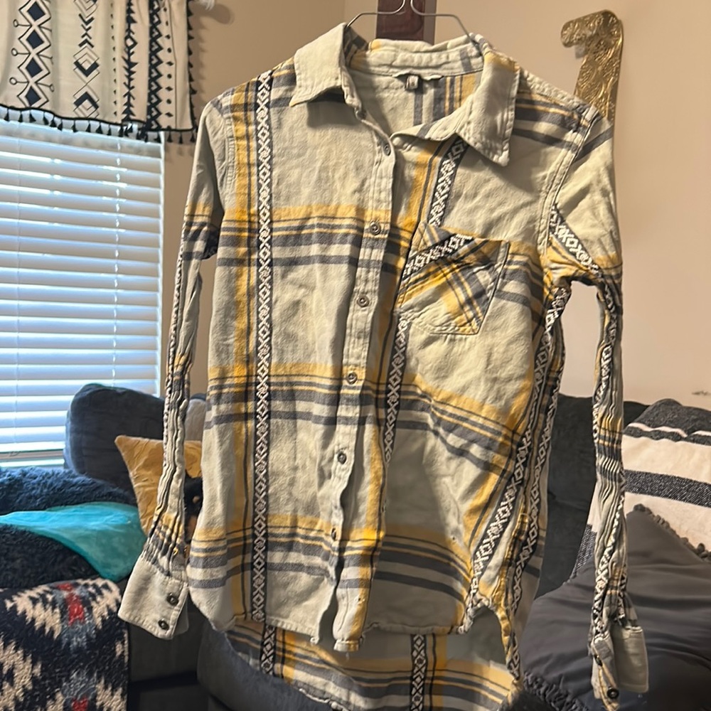 BKE light weight flannel size small-super soft with pleaded arms-2 small holes